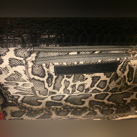 Deepa Gurnani beaded and fringe clutch bag - Picture 3 of 3